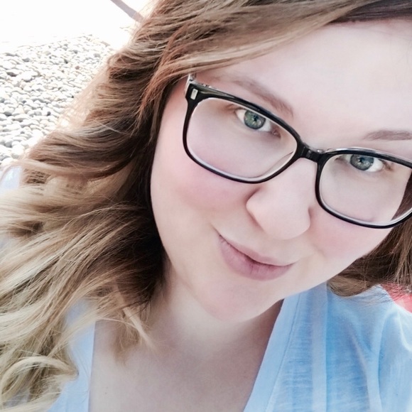 Meet your Posher, Sara - Picture 4 of 4