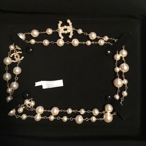 Chanel CC pearl strand necklace