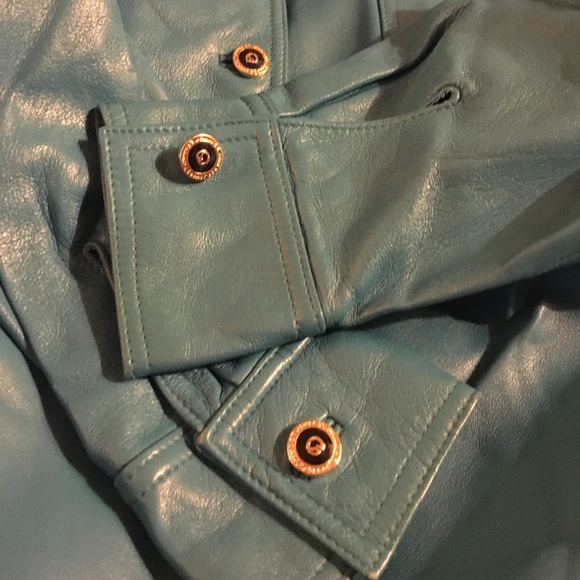 ST. JOHN Ice Blue Leather Jacket - Picture 8 of 8