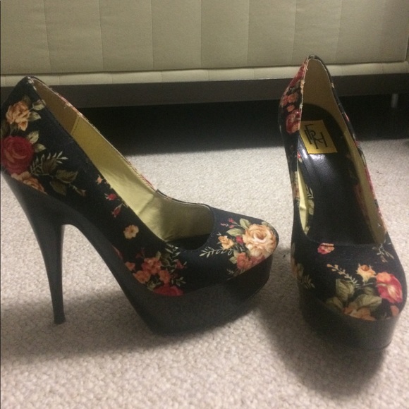 NWOT Platform Stiletto Sz.8 - Picture 2 of 8