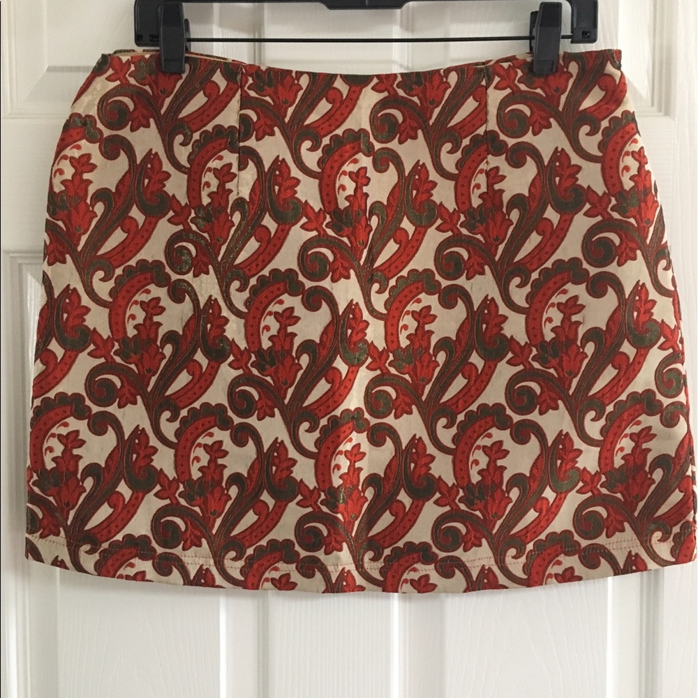 Filigree-Patterned Mini Skirt