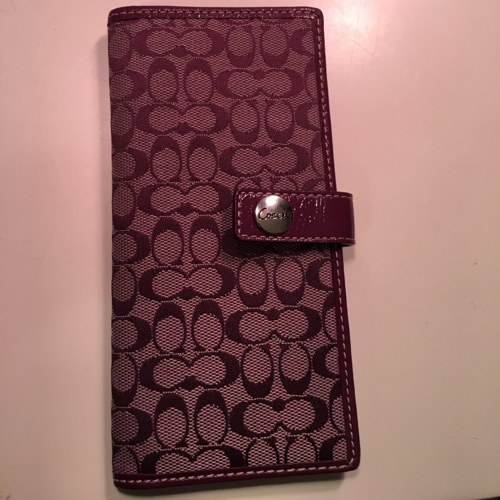 *PRICE DROP* Coach wallet