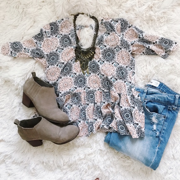 Sadie & Sage Tops - Sadie & Sage Patterned Top