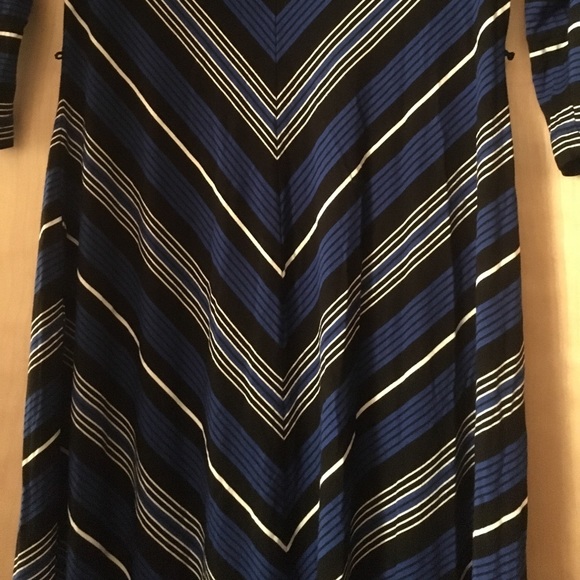 Calvin dress - Picture 3 of 3