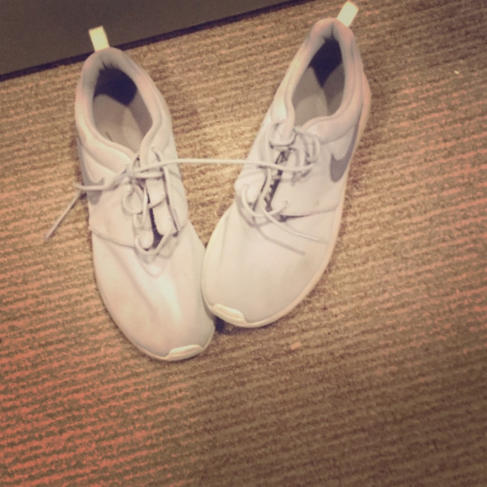 Nike roshe ones