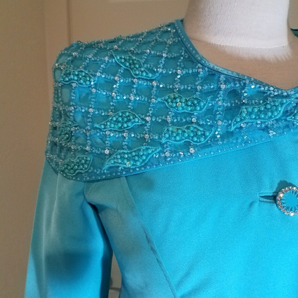 Turquoise pageant suit - Picture 3 of 4