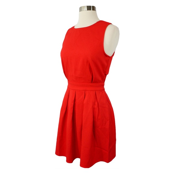 ❗️FINAL PRICE❗️Red Backless Scallop A Line Dress - Picture 4 of 5