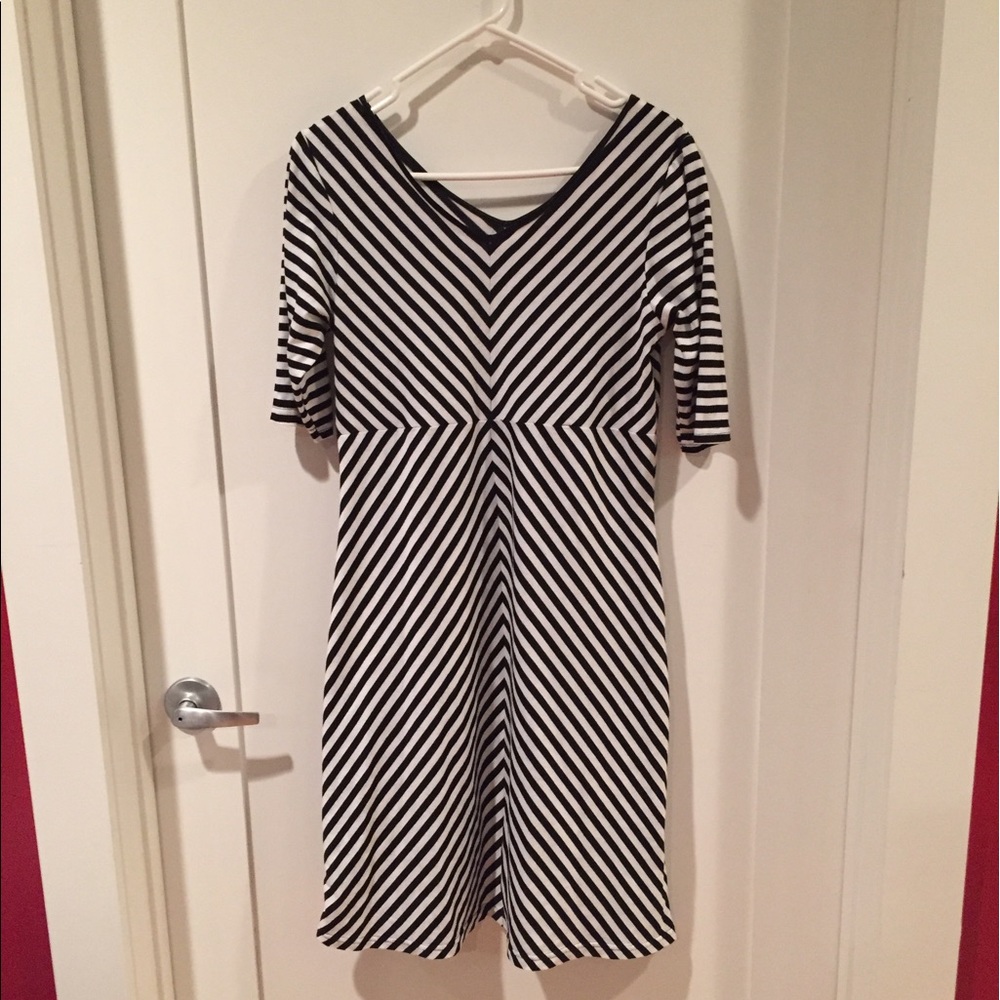 FINAL PRICE DROP!! Stripe b&w jersey dress