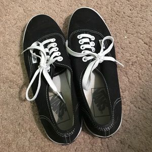 Black Lo Pro Vans