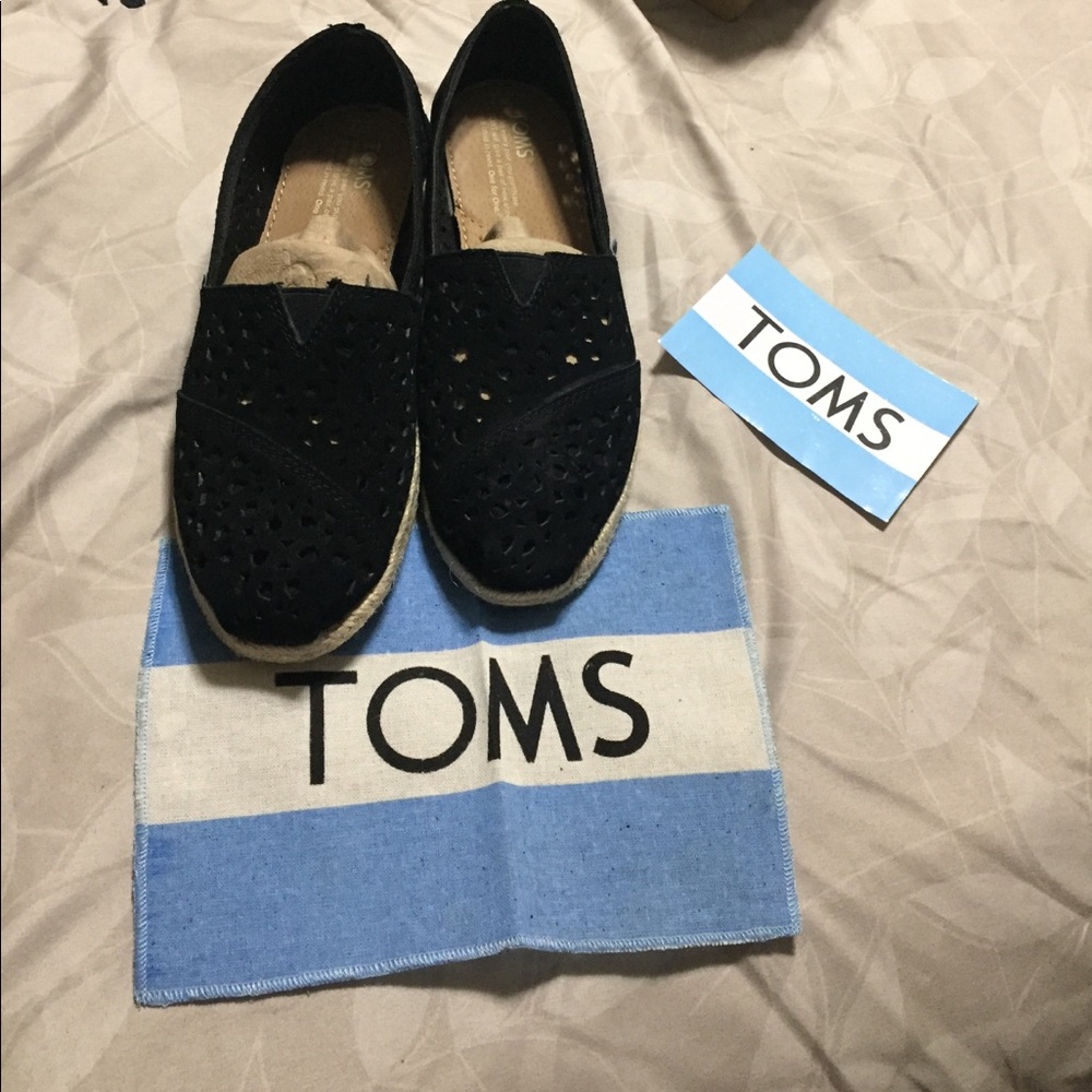 TOMS classic  black Moroccan cutout  Wmn size 7