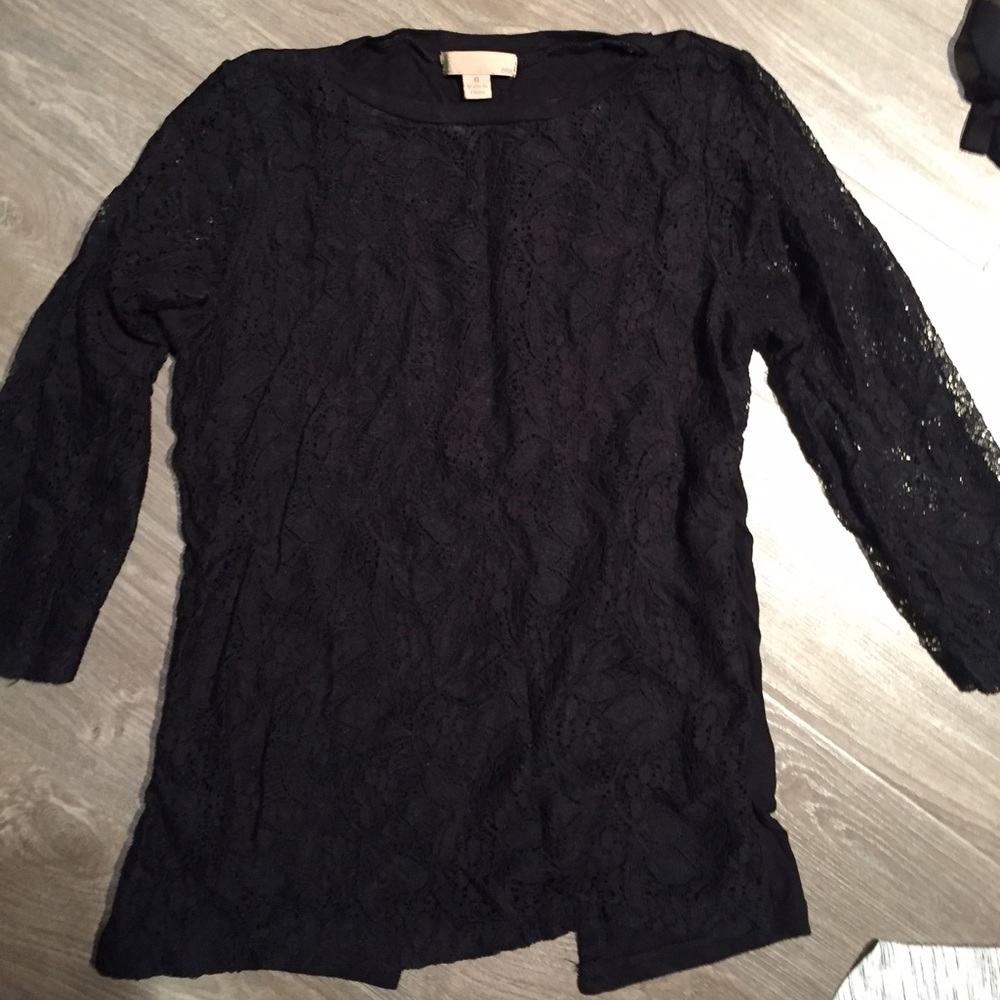 3/4 sleeve black shirt with lace detail