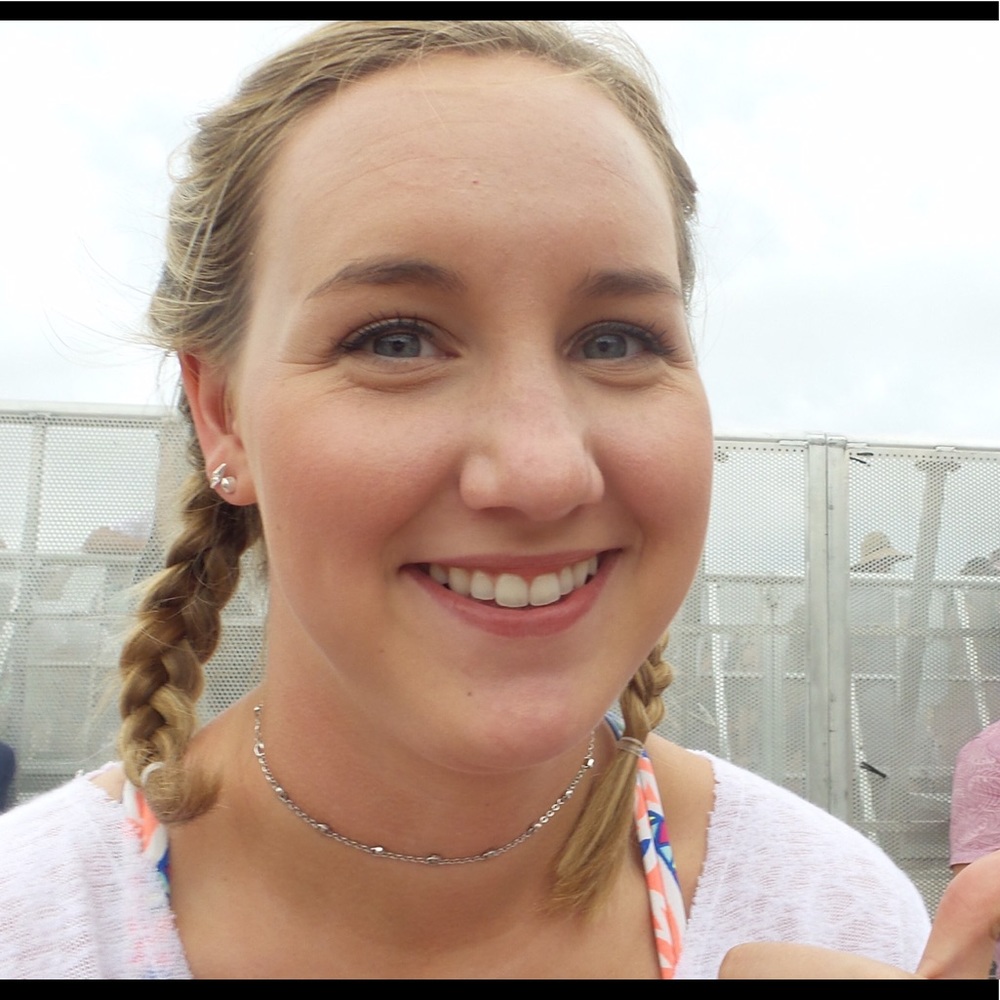 Meet your Posher, Claire