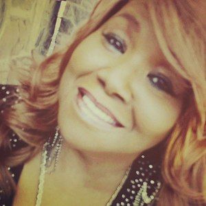 Meet your Posher, Evangelist lenora