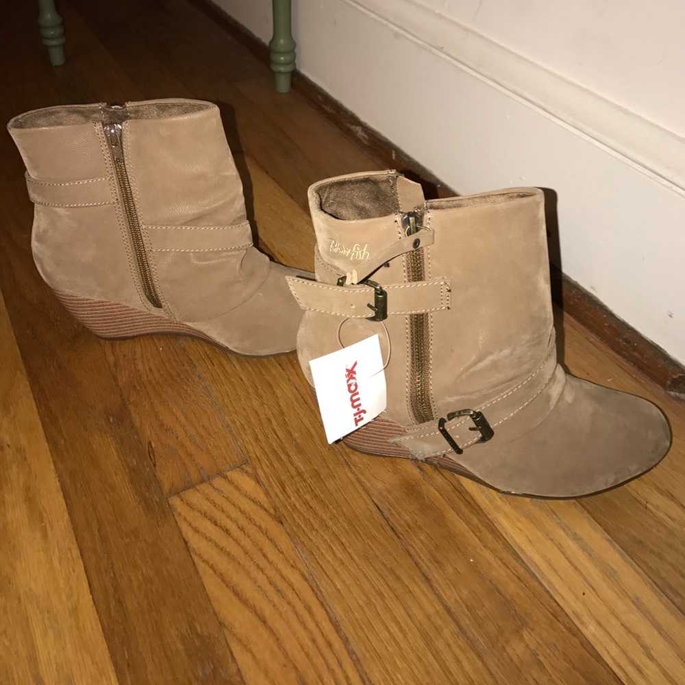 Blowfish wedge botties 8 & 1/2 light tan.