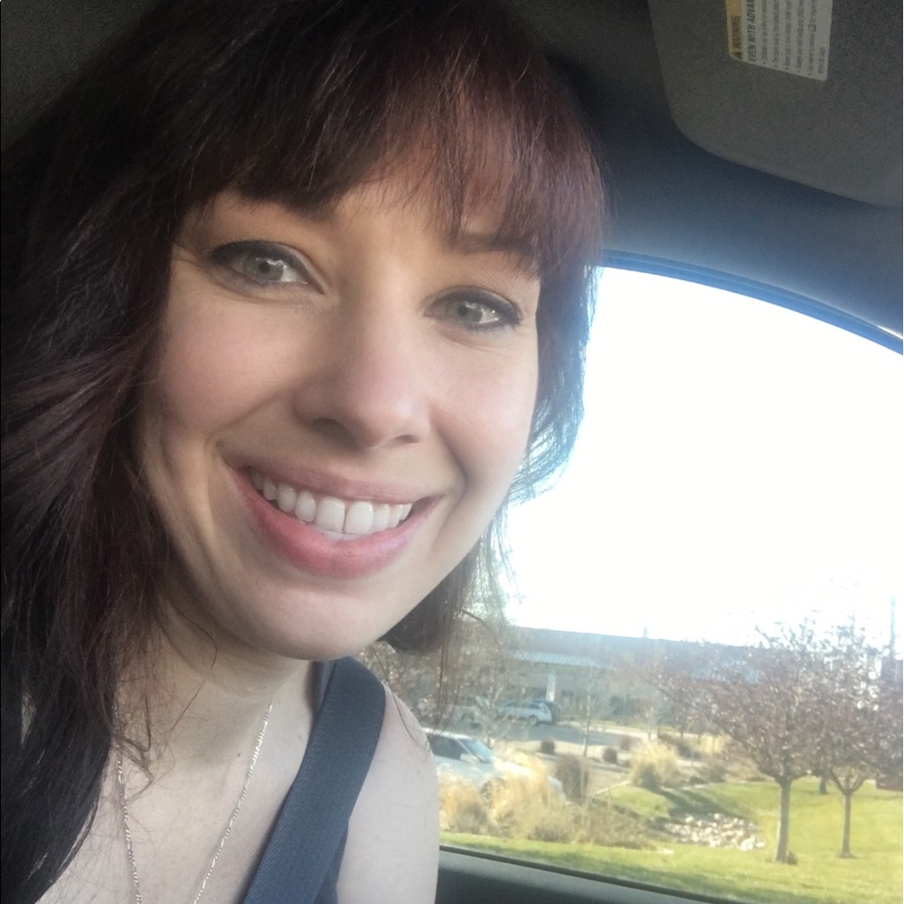 Meet your Posher, Janel