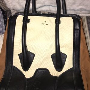 Pour la Victoire bag