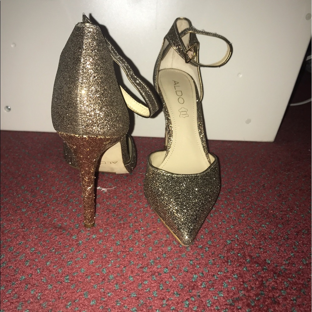 Gold Aldo Glitter Pumps
