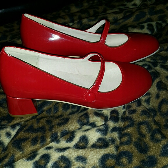 Red Cuban heel Mary Jane - Picture 2 of 3