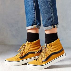 Hiker Tan Suede Slim Sk8-Hi Vans