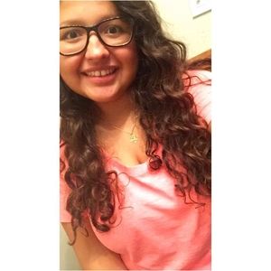 Meet your Posher, Graciela