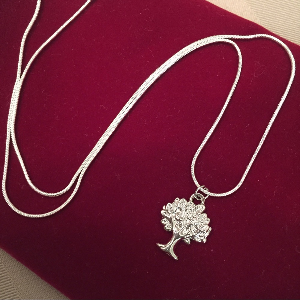 NWT SS VINTAGE NECKLACE