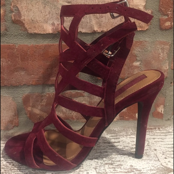 Strappy maroon heels - Picture 2 of 2