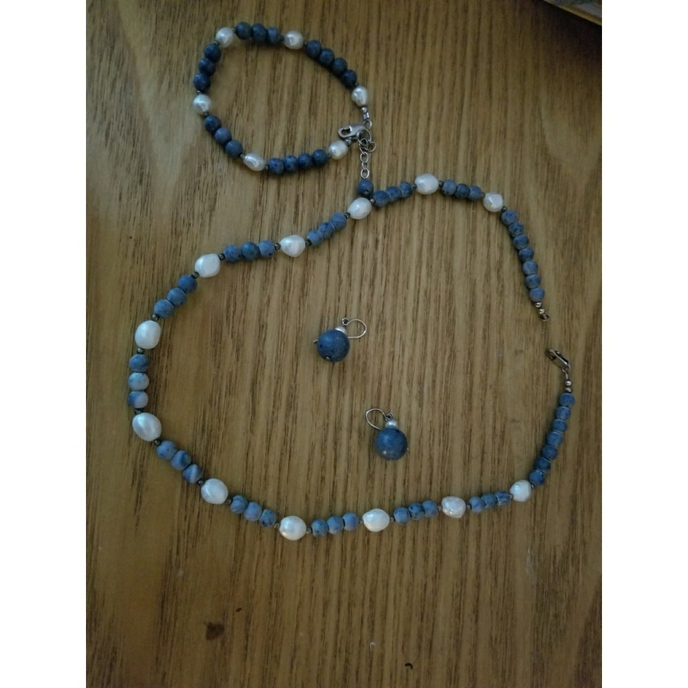 Pearl and bead set.