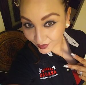 Meet your Posher, Isabel