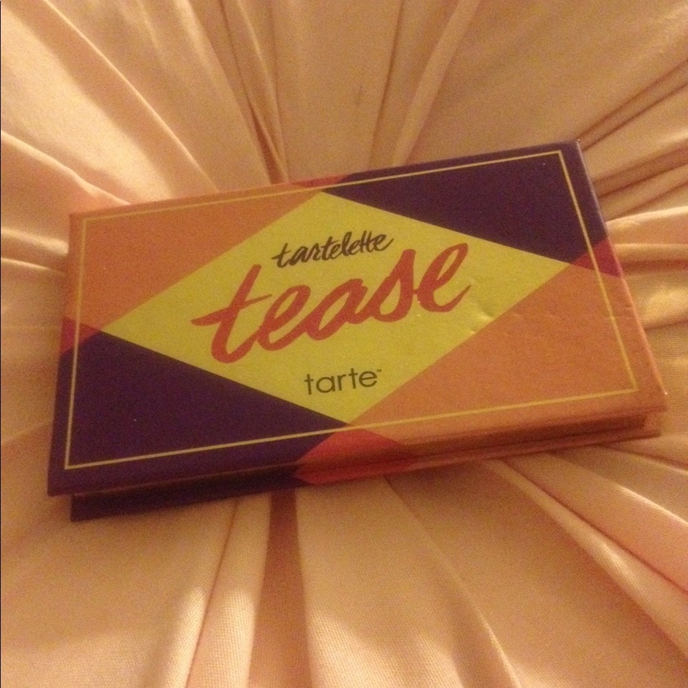 Tartelette tease eyeshadow palette