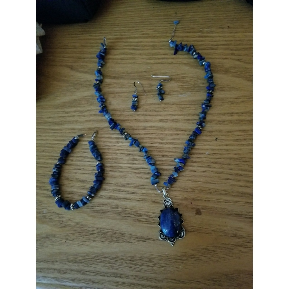 Blue stone jewelery set.