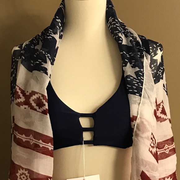 Last 1! 🎉HP🎉 American Flag scarf/shawl - Picture 5 of 5