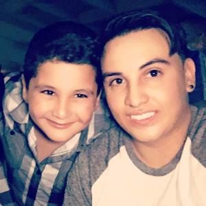 Meet your Posher, Eduardo