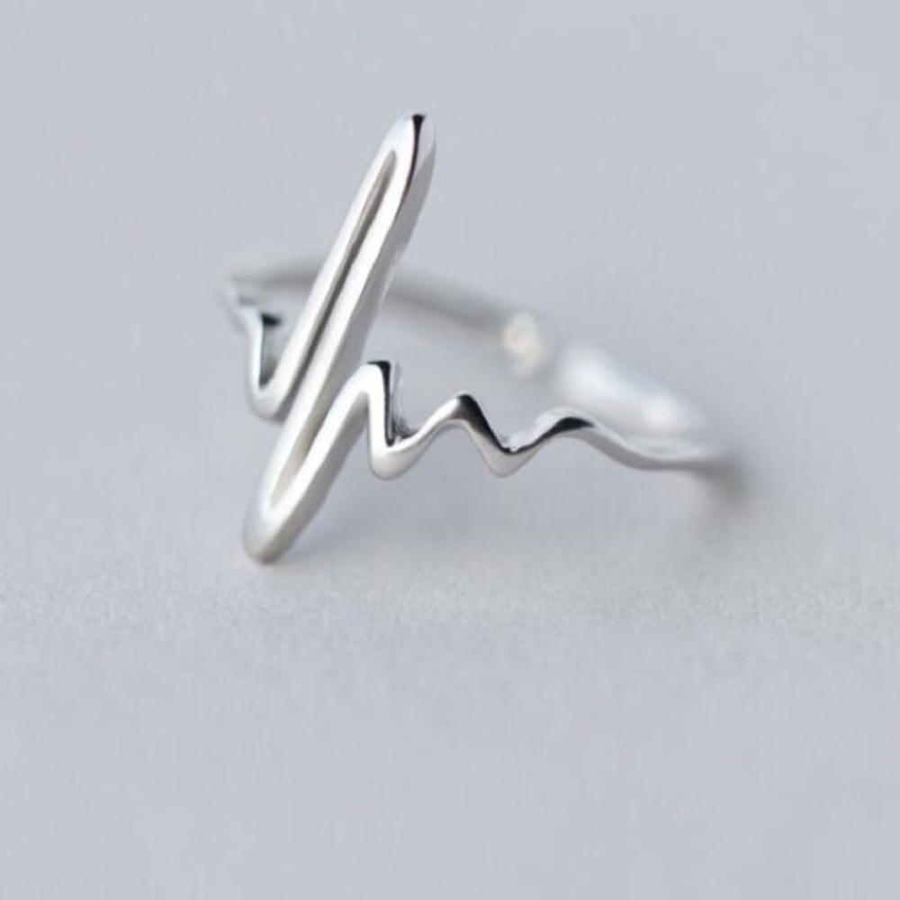 NEW Silver Heartbeat ❤️ Electrocardiogram Ring
