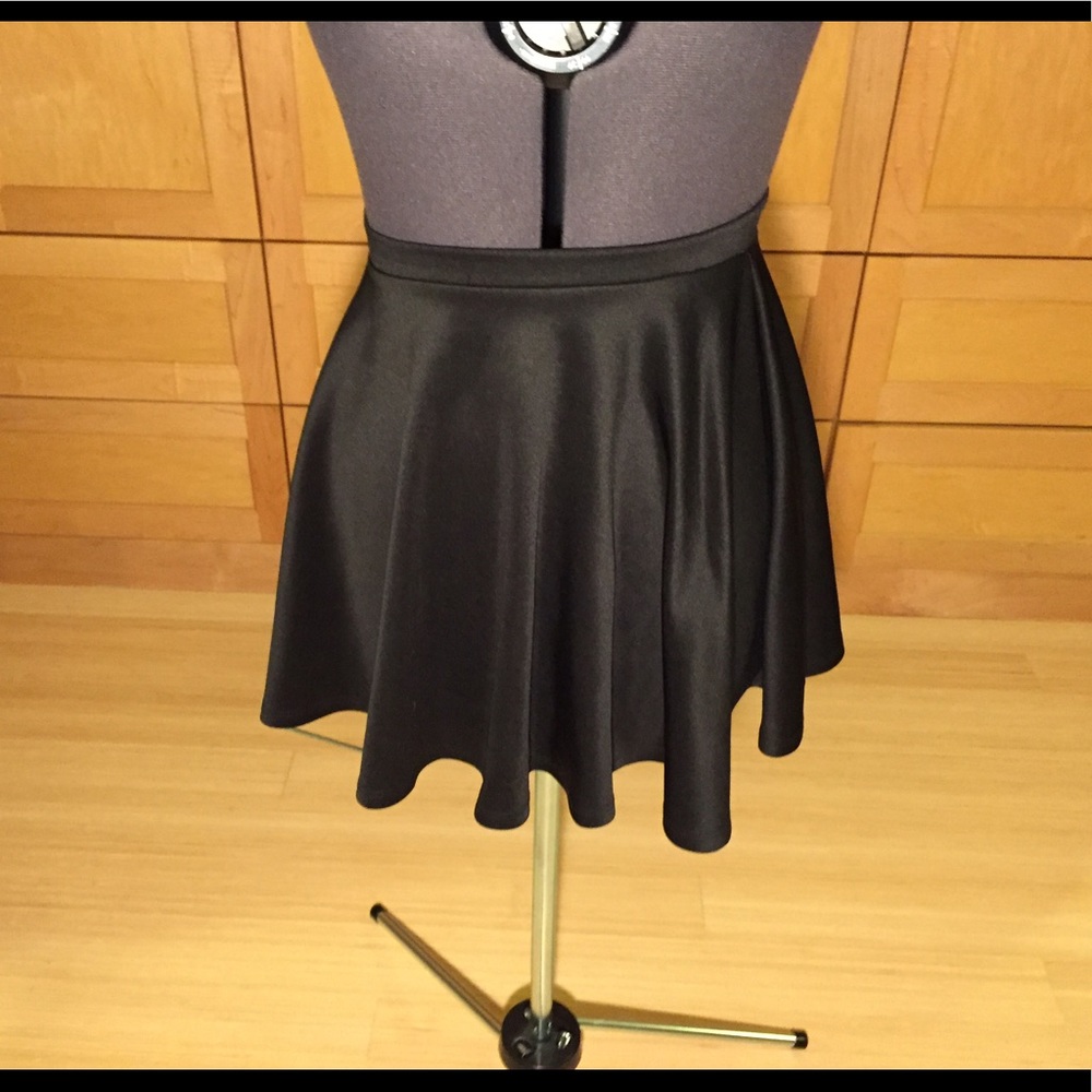 Black skater skirt