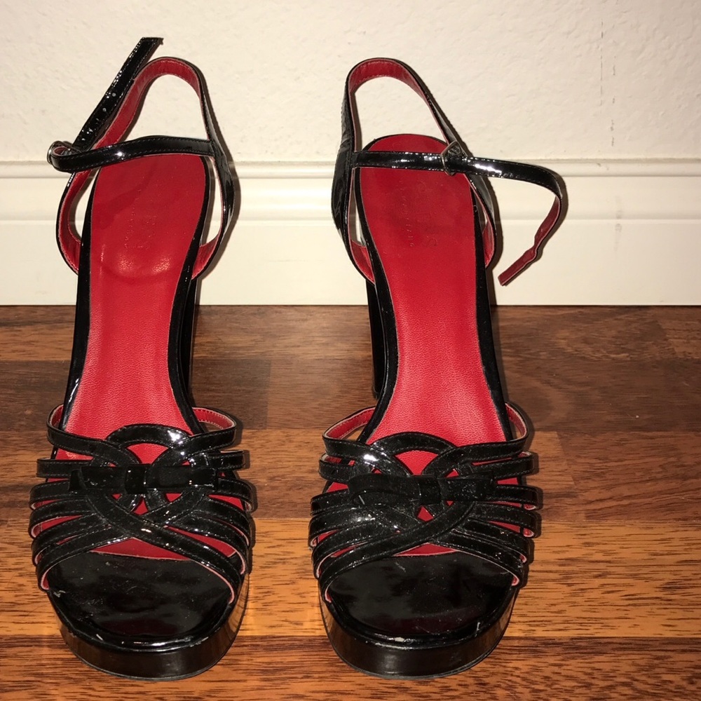Worn Once Super Cute and Comfy Black Pumps!