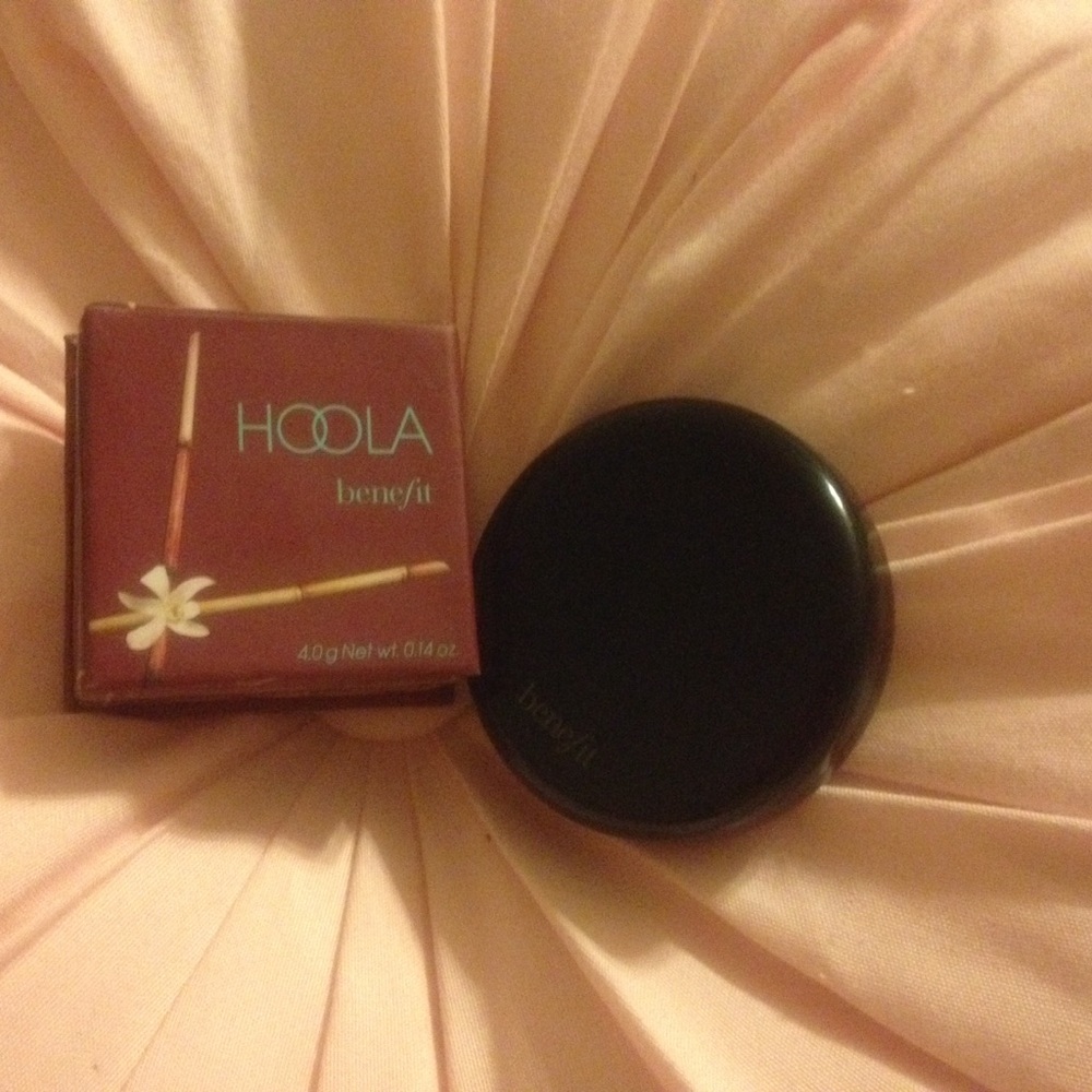 Benefit hoola bronzer and concealer