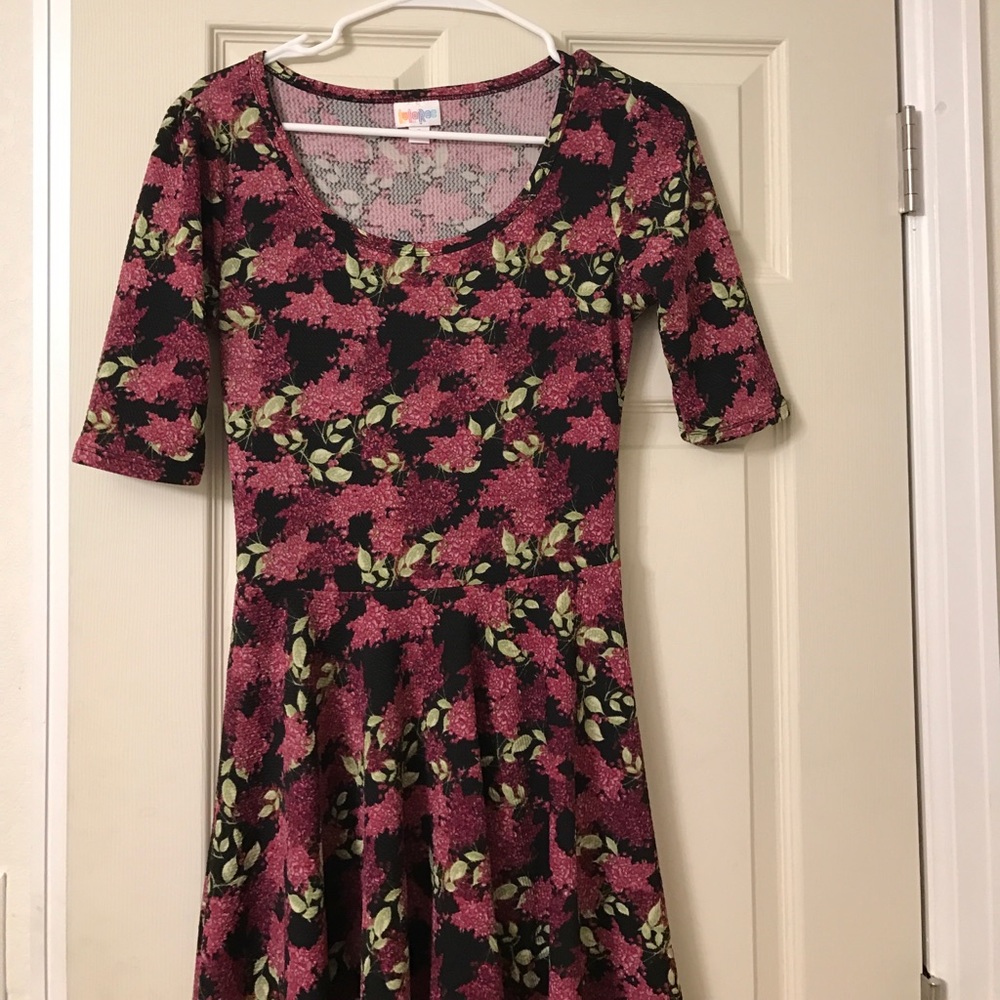 LulaRoe Grapes Nicole - Small