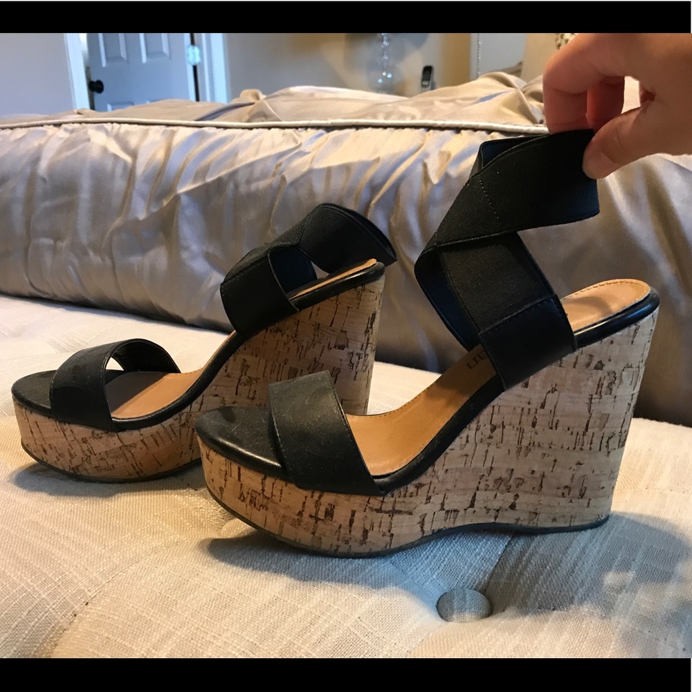 🚫SOLD🚫Cathy Jean Black and Cork Ankle Wedges