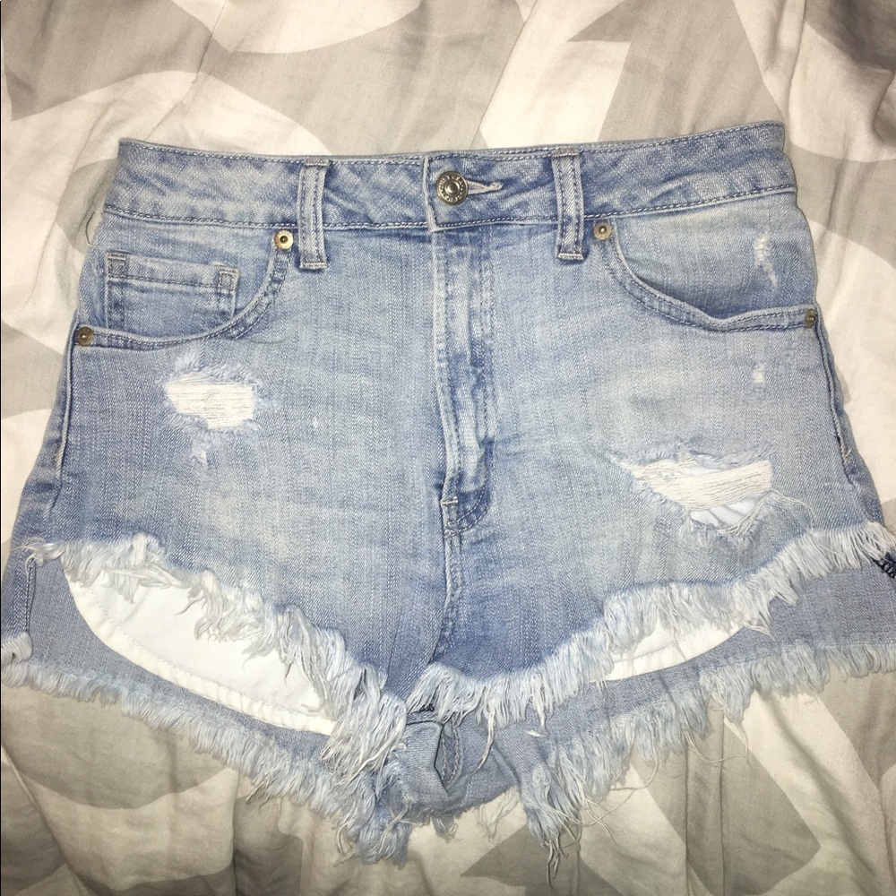 🇺🇸SALE🇺🇸Distressed light wash jean shorts