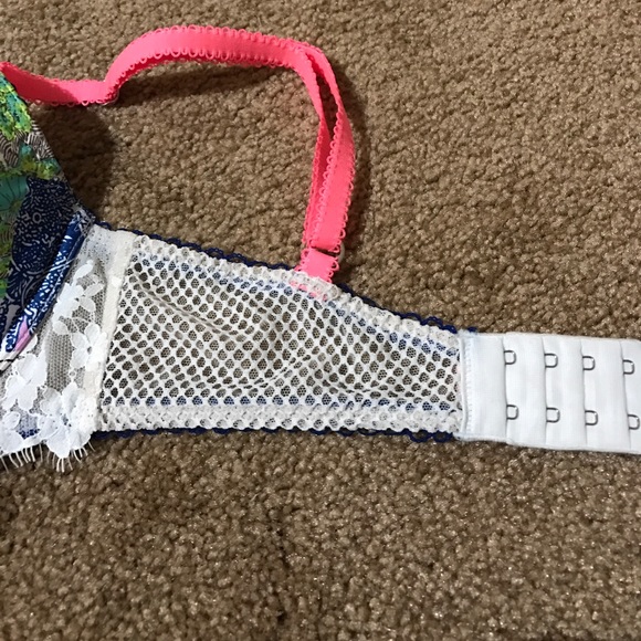 32DD Victoria's Secret Rare Dream Angle - Picture 2 of 3