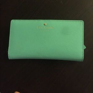 Kate spade cedar street wallet