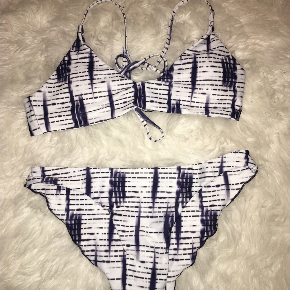 WHITE AND BLUE STRIPED BIKINI