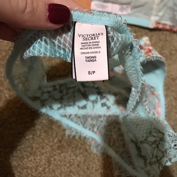 32DD Victoria's Secret bra and panty set - Picture 4 of 4