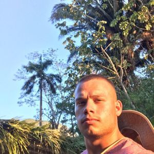 Meet your Posher, Derek