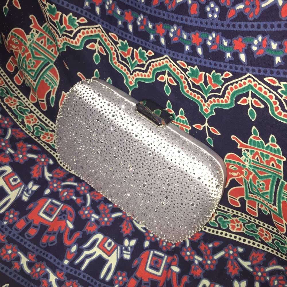 SPARKLY CLUTCH