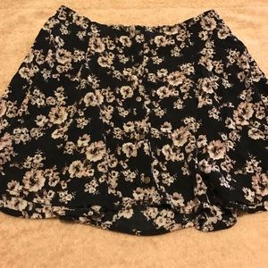 F21 mini floral skirt 💜🖤