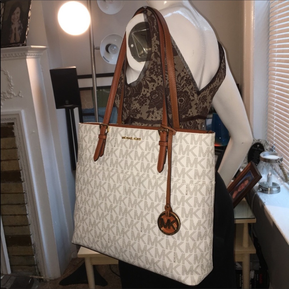MICHAEL KORS TOP ZIP VANILLA TOTE