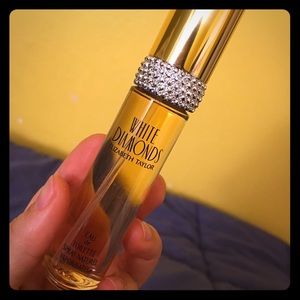Elizabeth Taylor White Diamond perfume