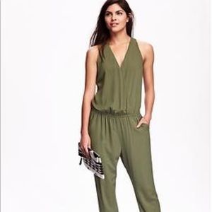 Olive green jumpsuit 💚