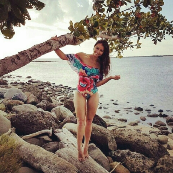 Floral Off the Shoulder Ruffle One Piece Swimsuit - Picture 3 of 8